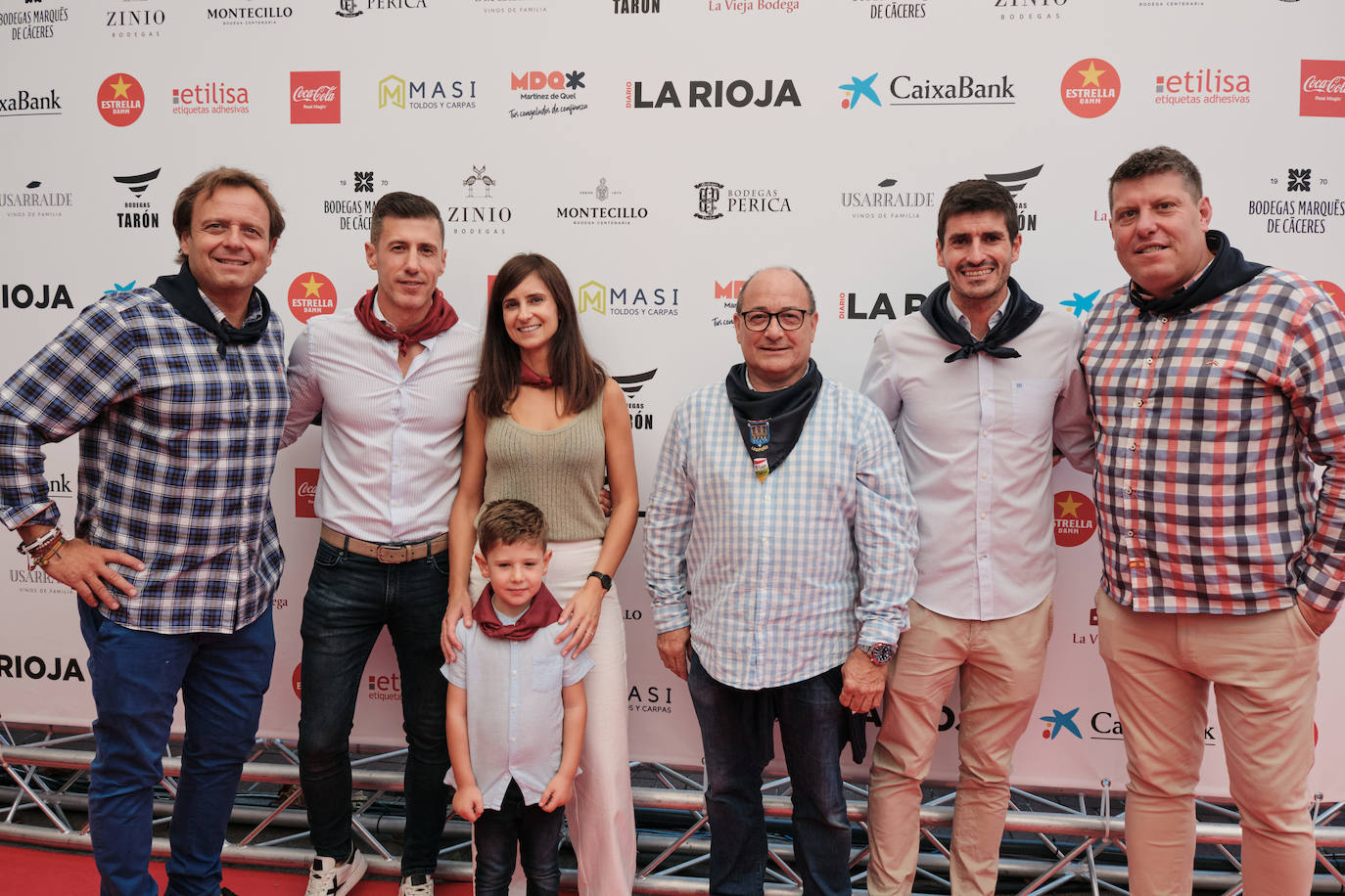 Quique Martínez Armas, César Soto Grado, Patricia Alonso con Mario, Israel Ruiz, Carlos Álvarez y Álvaro Mayoral.