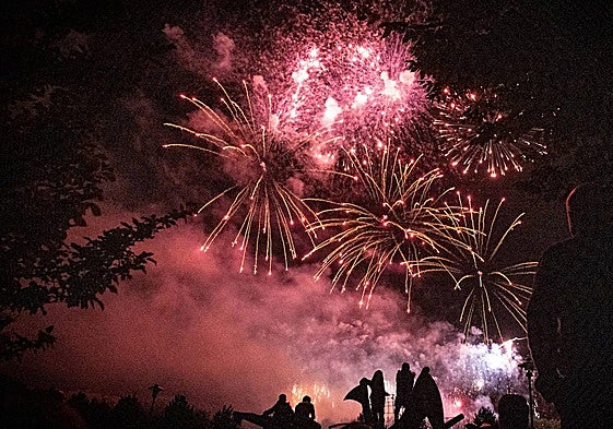 Primera colección de fuegos artificiales de San Mateo: pirotecnia Zaragozana