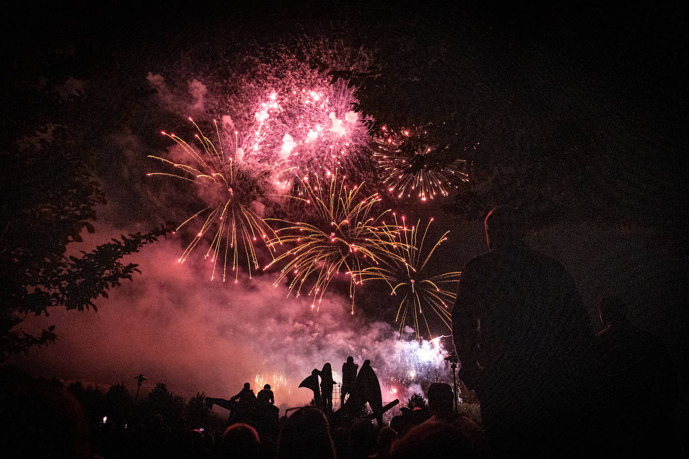 Primera colección de fuegos artificiales de San Mateo: pirotecnia Zaragozana