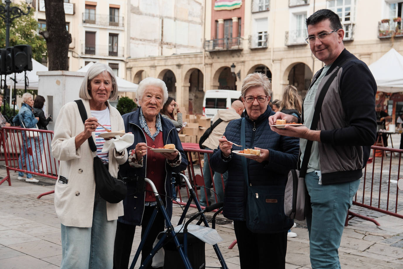 La gran variedad de degustaciones atrae a miles de logroñeses.