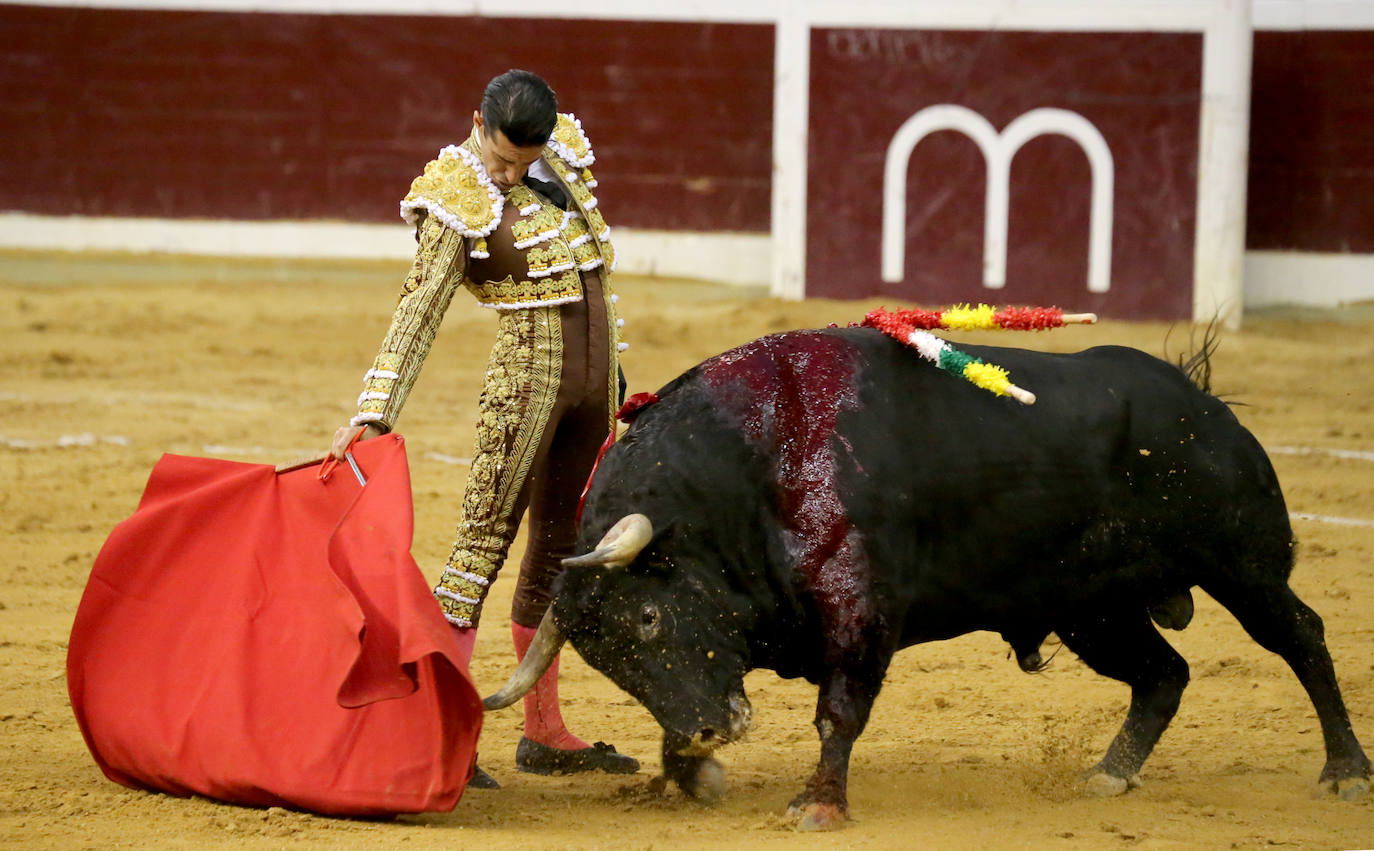 Talavante suma trofeos y Urdiales pone el arte