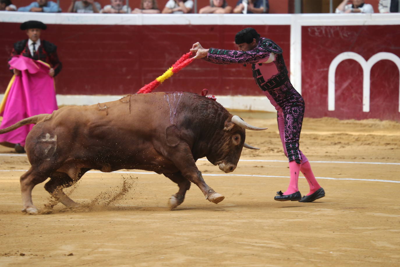 Talavante suma trofeos y Urdiales pone el arte