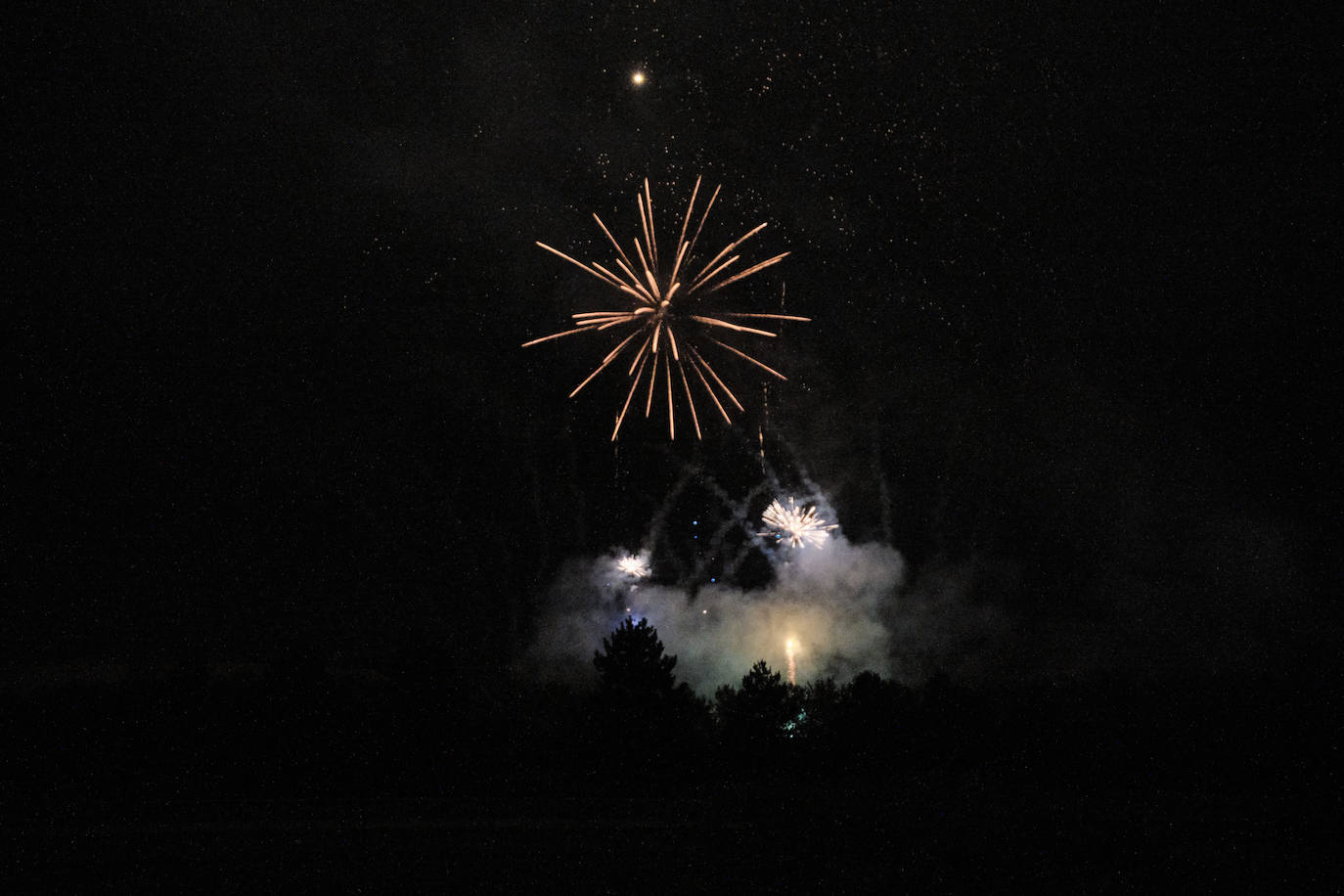 Fuegos artificiales de San Mateo con pirotecnia Pibierzo