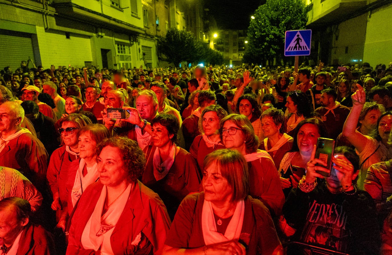 Leticia Sabater abarrota la peña La Rioja