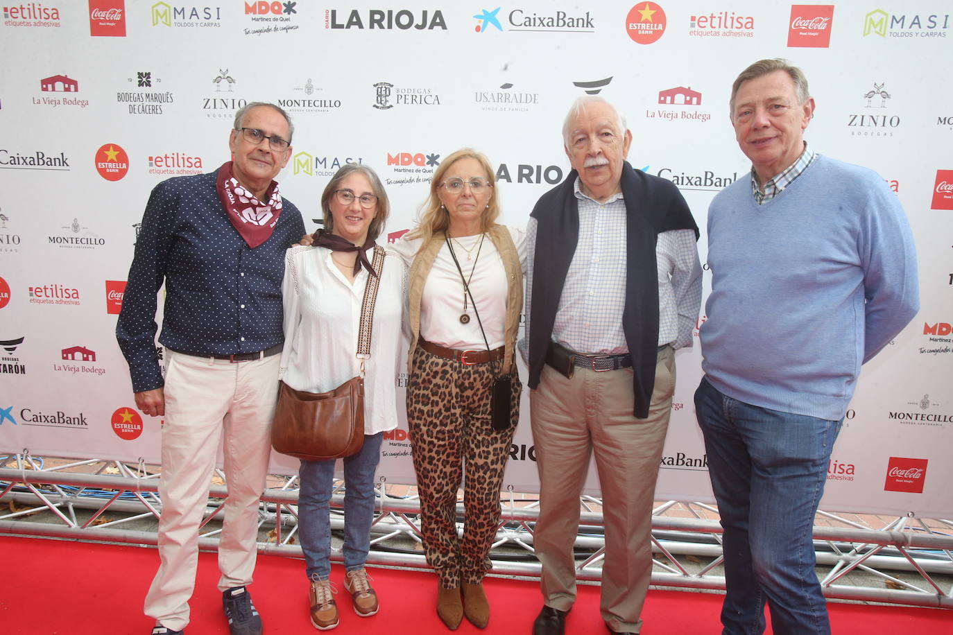 Los suscriptores José Miguel Mateo, Victoria Azparren, Tito Briones y Carlos Ruiz, junto a María José Zapata.