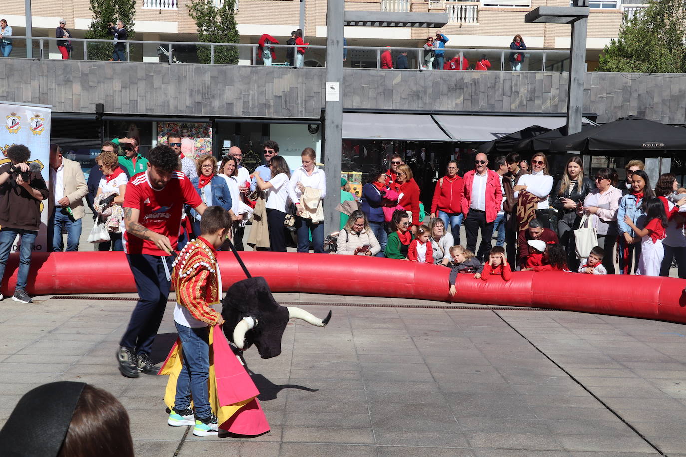 Los jóvenes y los niños, protagonistas del domingo de fiestas en Arnedo