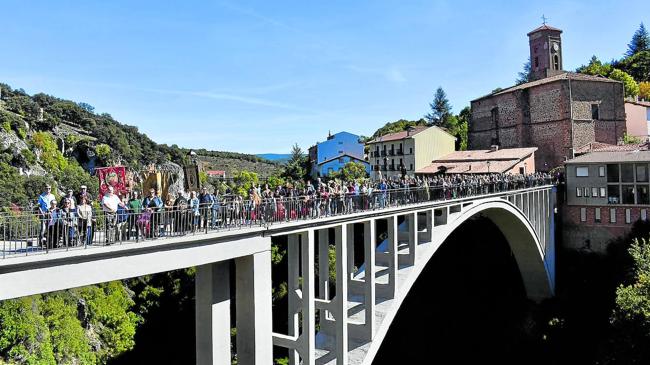 Imagen antes - El mismo puente, la misma fotografía, un siglo después