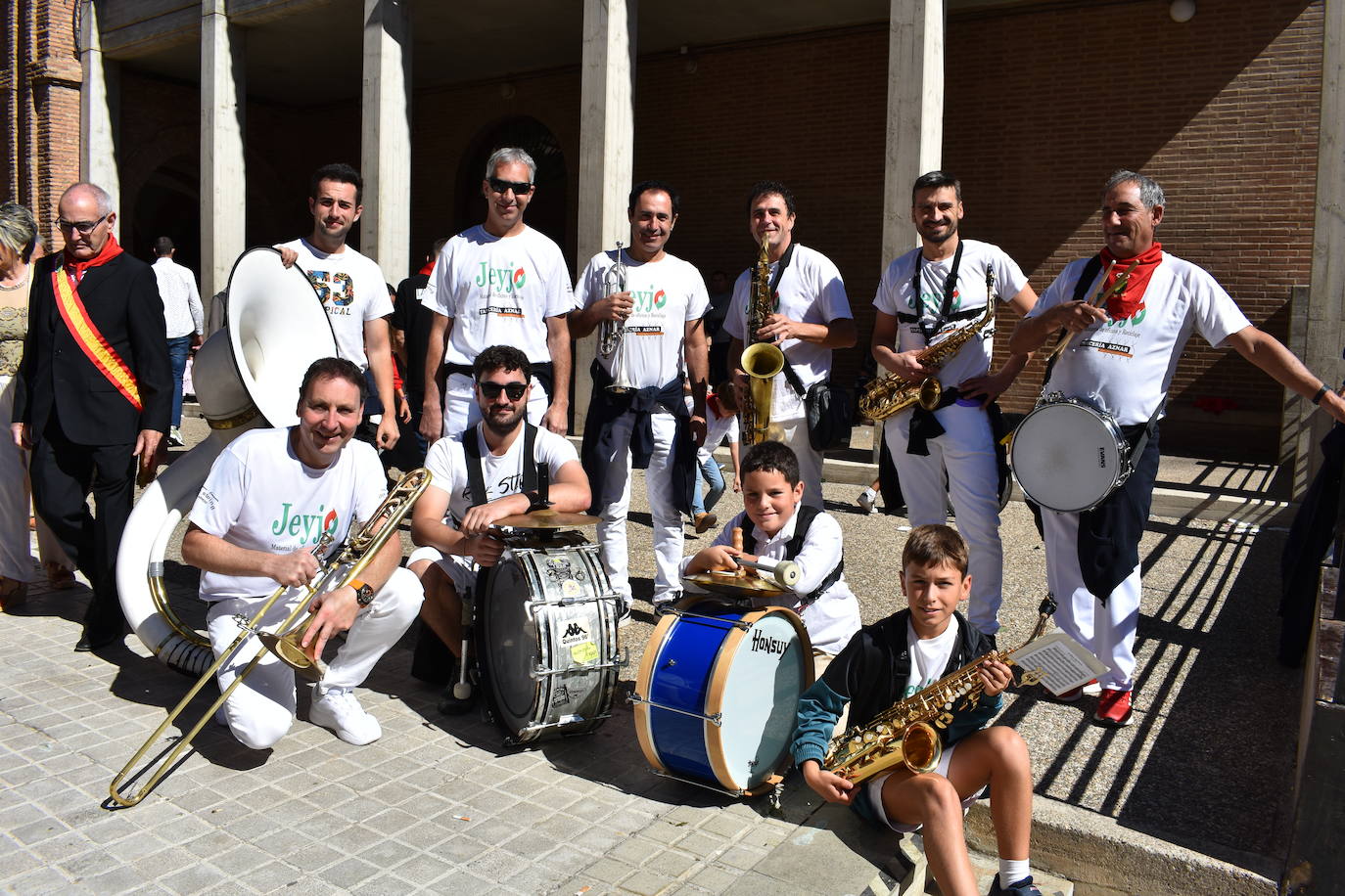 Rincón de Soto celebra el día grande de las fiestas de San Miguel