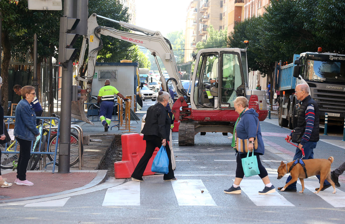 Las obras, esta semana, en el tramo entre Colón y Vara de Rey.