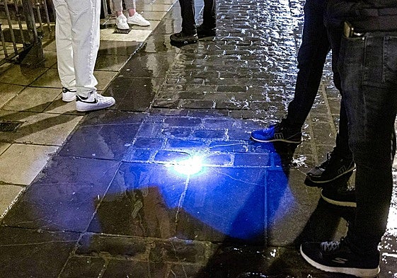 El fin de semana se salda con 64 denuncias por orinar en la calle