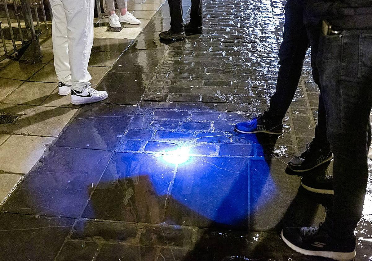 El fin de semana se salda con 64 denuncias por orinar en la calle