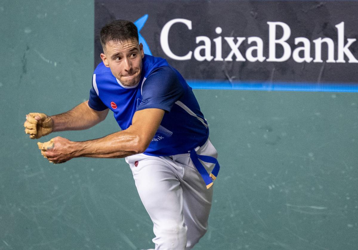 Darío, durante el partido que jugó en el Adarraga correspondiente a San Mateo.