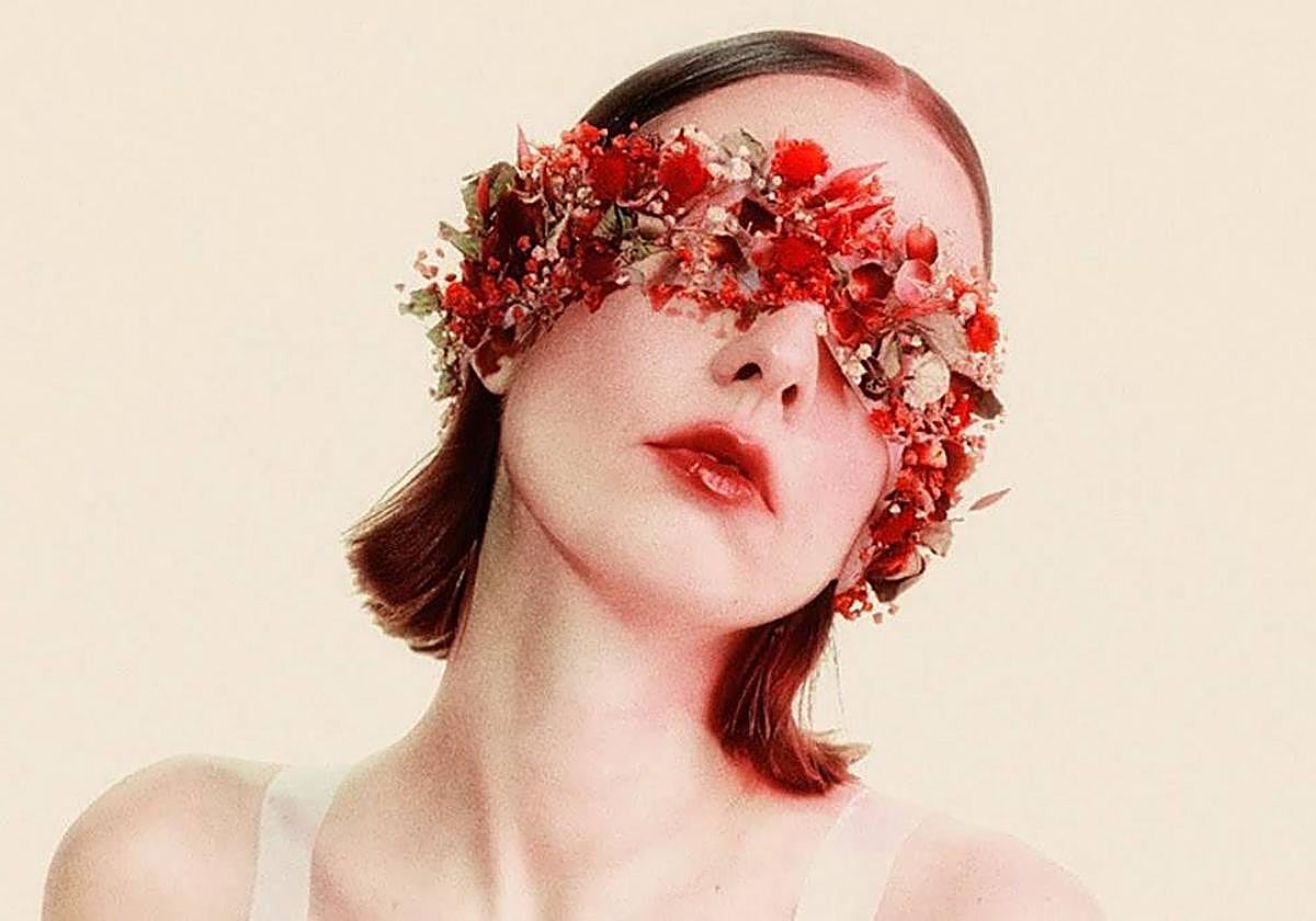 La cantante y performer catalana Sofía Comas presentará el 12 de octubre en Alesanco 'A un pájaro rojo'.