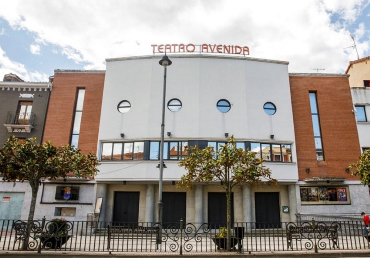 El teatro Avenida estrena la temporada de cine y renueva su equipamiento de sonido