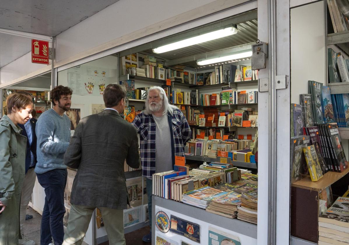 La veterana Feria del Libro Antiguo de Logroño despliega sus 16 puestos