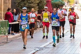 Participantes en una edición anterior de la Maratón Ciudad de Logroño.