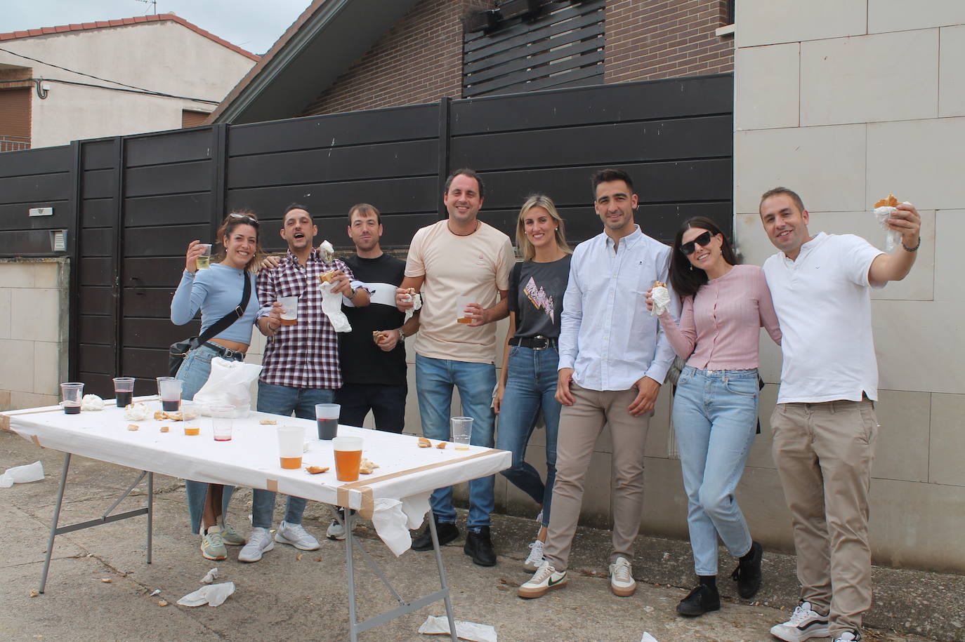 El festival de salchichón asado, en imágenes