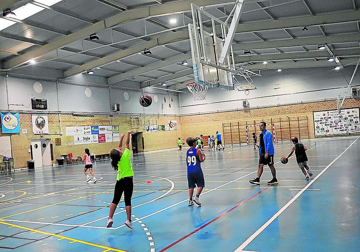 El grupo de gobierno defiende que todos los usuarios contribuyan al mantenimiento de las instalaciones.