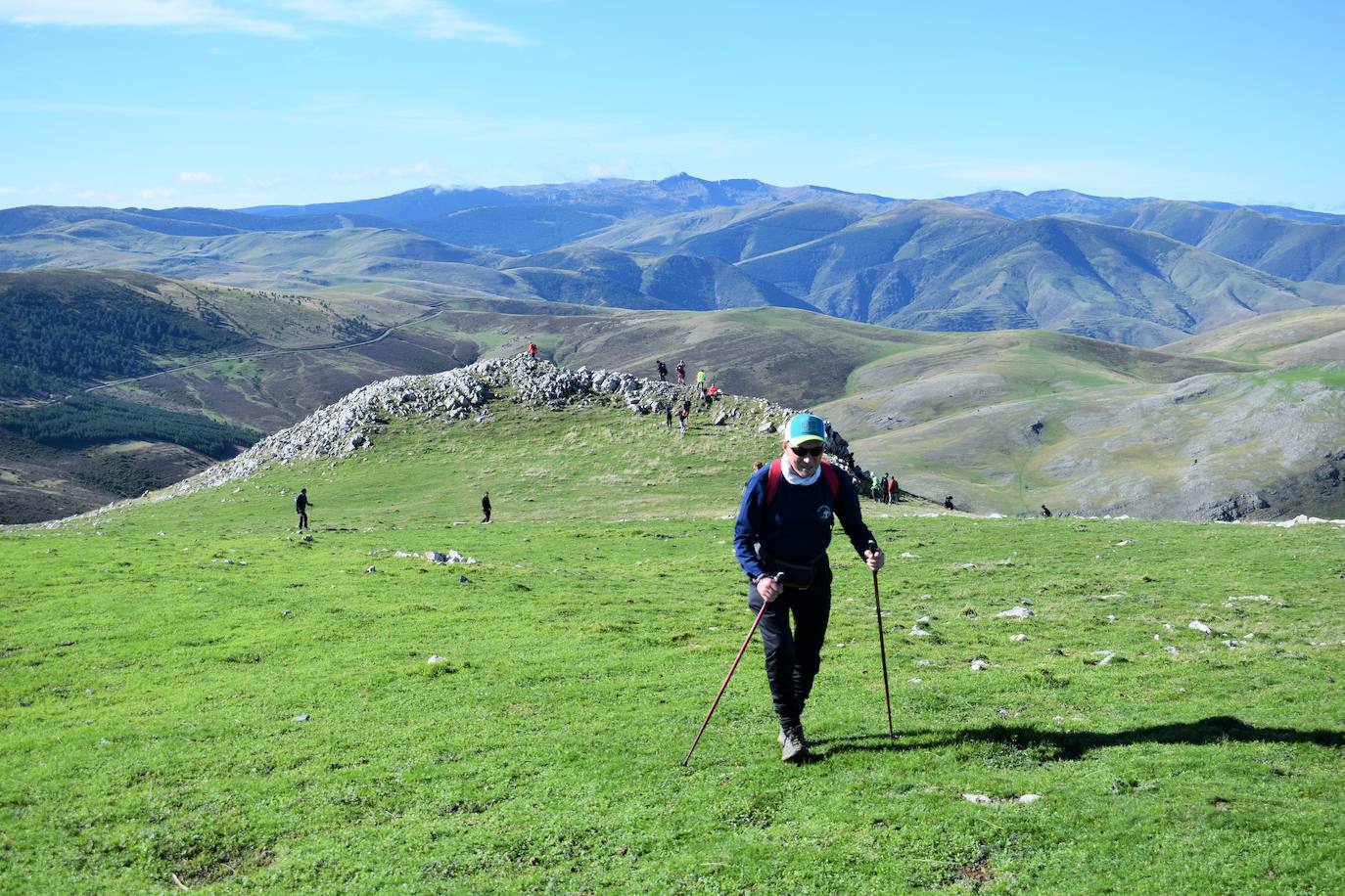 Tres enfermos de ELA ascienden a 1.854 metros de altitud en el Día del Montañismo Riojano