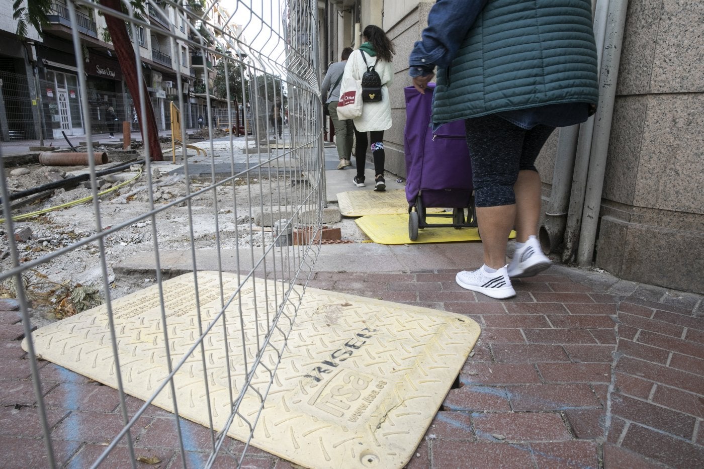 Zonas de paso en Calvo Sotelo en octubre de 2022.