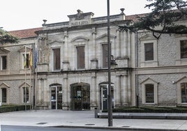 Palacio de Justicia en la calle Murrieta.