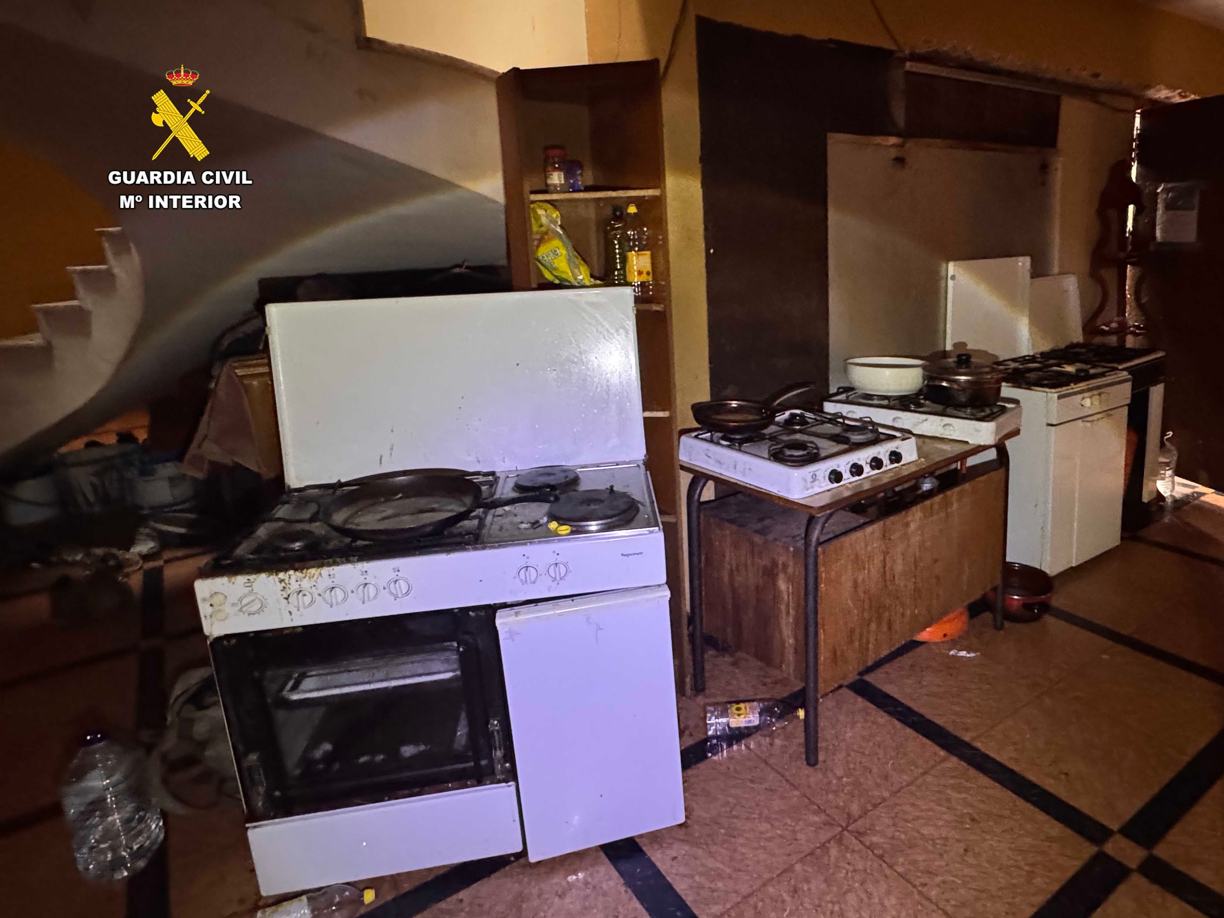 Las imágenes del chalé en el que dormían los migrantes