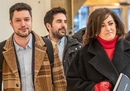 Raúl Díaz y Álex Dorado, con la todavía secretaria general, Concha Andreu.