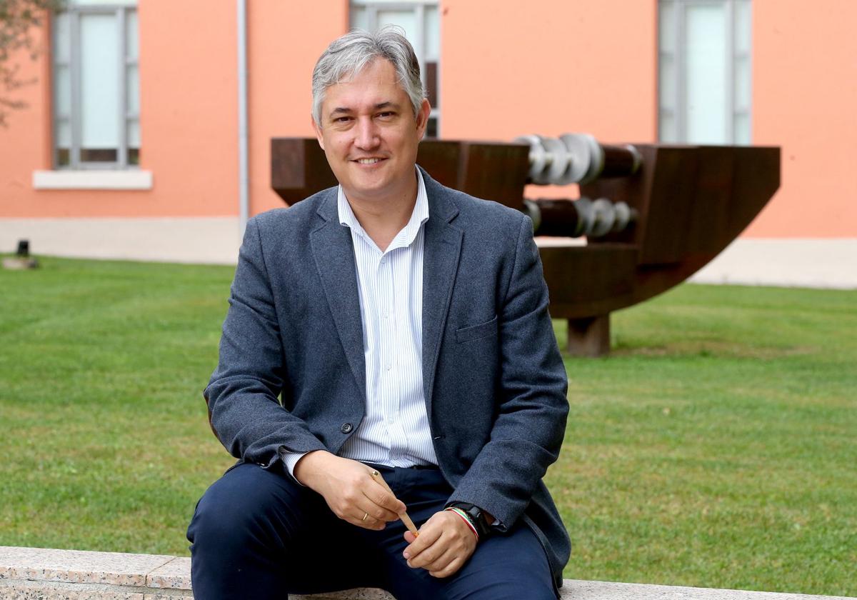 «La palabra es capaz de hacer cosas por sí sola»