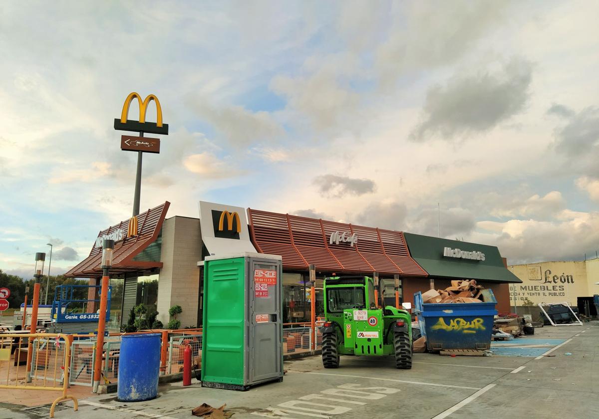 Obras de instalación de McDonalds en Villamediana.