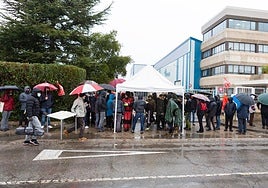Concentración de trabajadores ante la sede de Masa, en 2021.