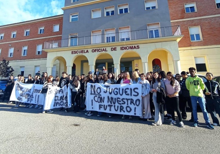 Protesta de los alumnos este jueves.