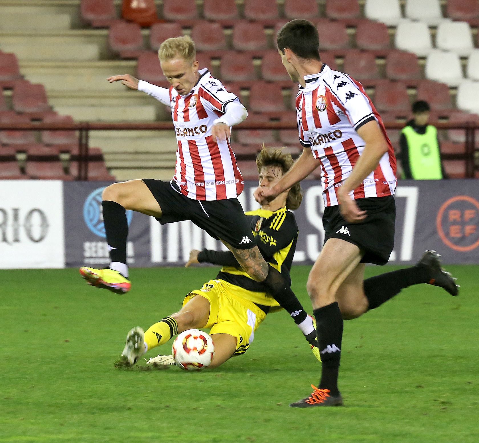 Las imágenes del partido SDL-Deportivo Aragón