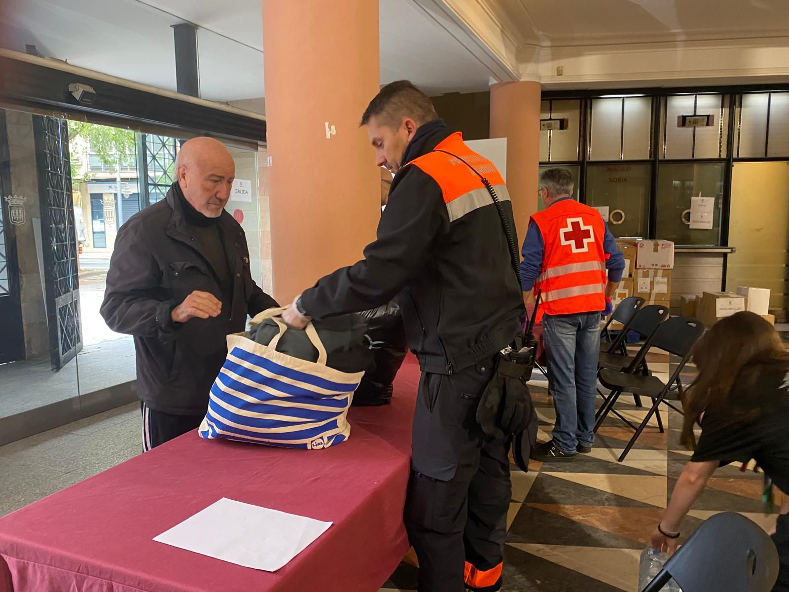 Recogida de suministros y víveres para los afectados de la DANA