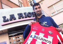 Miguel Ledo, con la camiseta de la SD Logroñés.