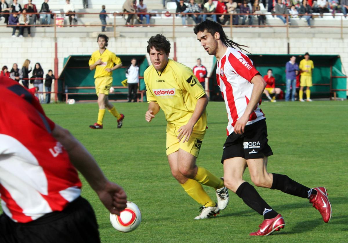 Miguel Ledo, durante un partido de la SD Logroñés.