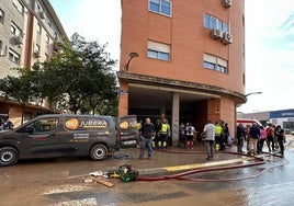 Labores de ayuda de Carmelo Ruiz en Aldaia.