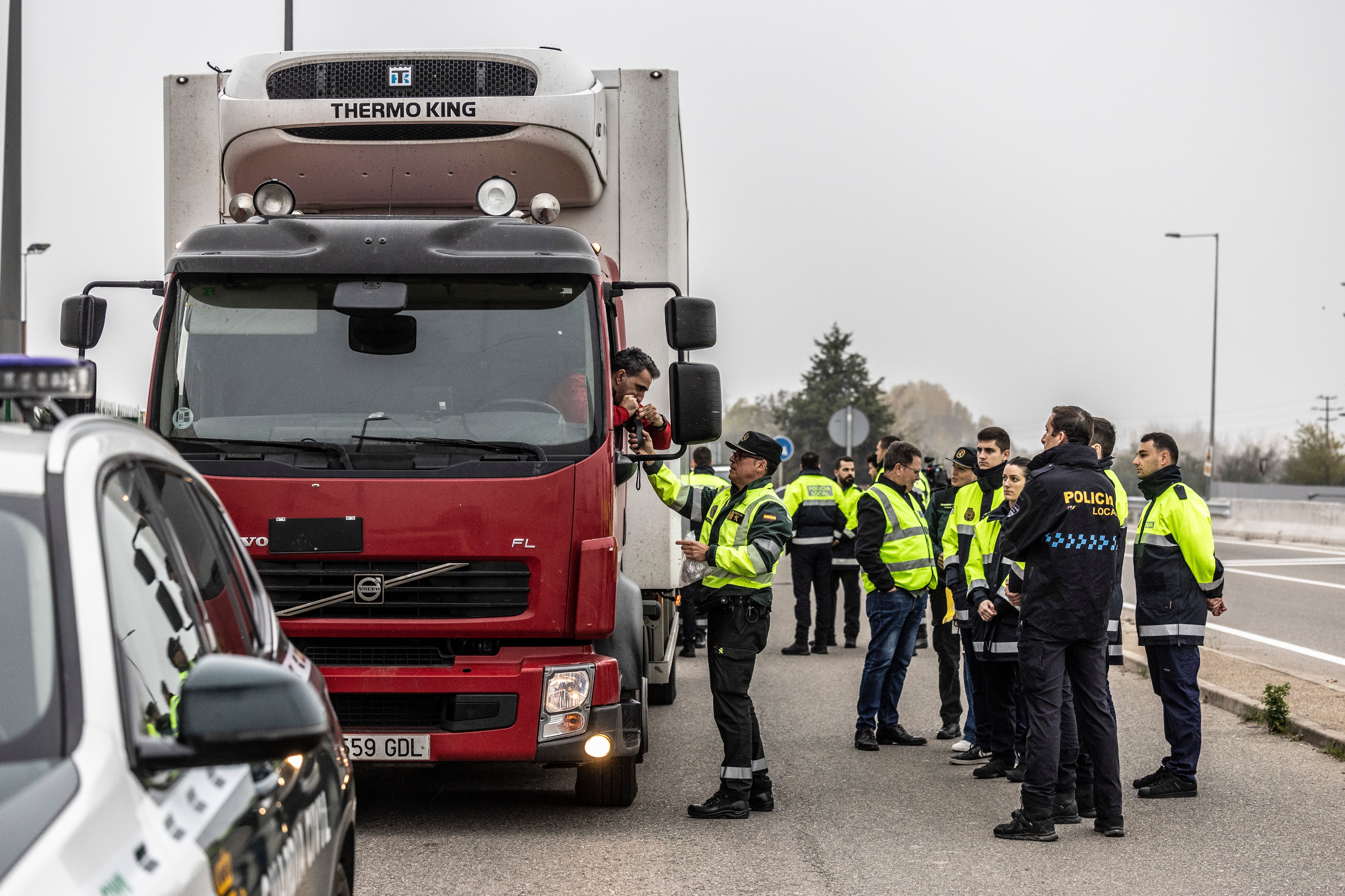 45 policías locales comienzan sus prácticas en controles de alcohol y drogas