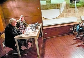 Decenas de personas asistieron a la presentación.