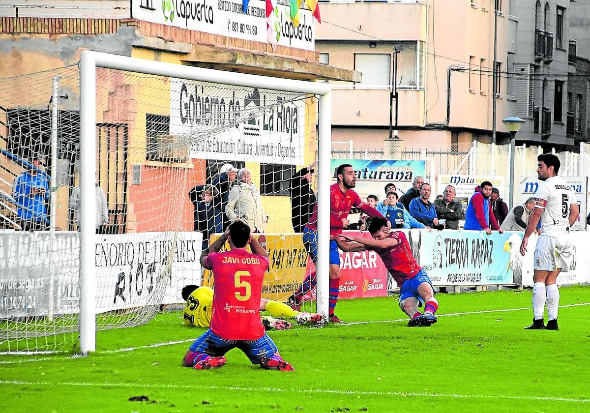 El Calahorra sigue sin ganar en casa