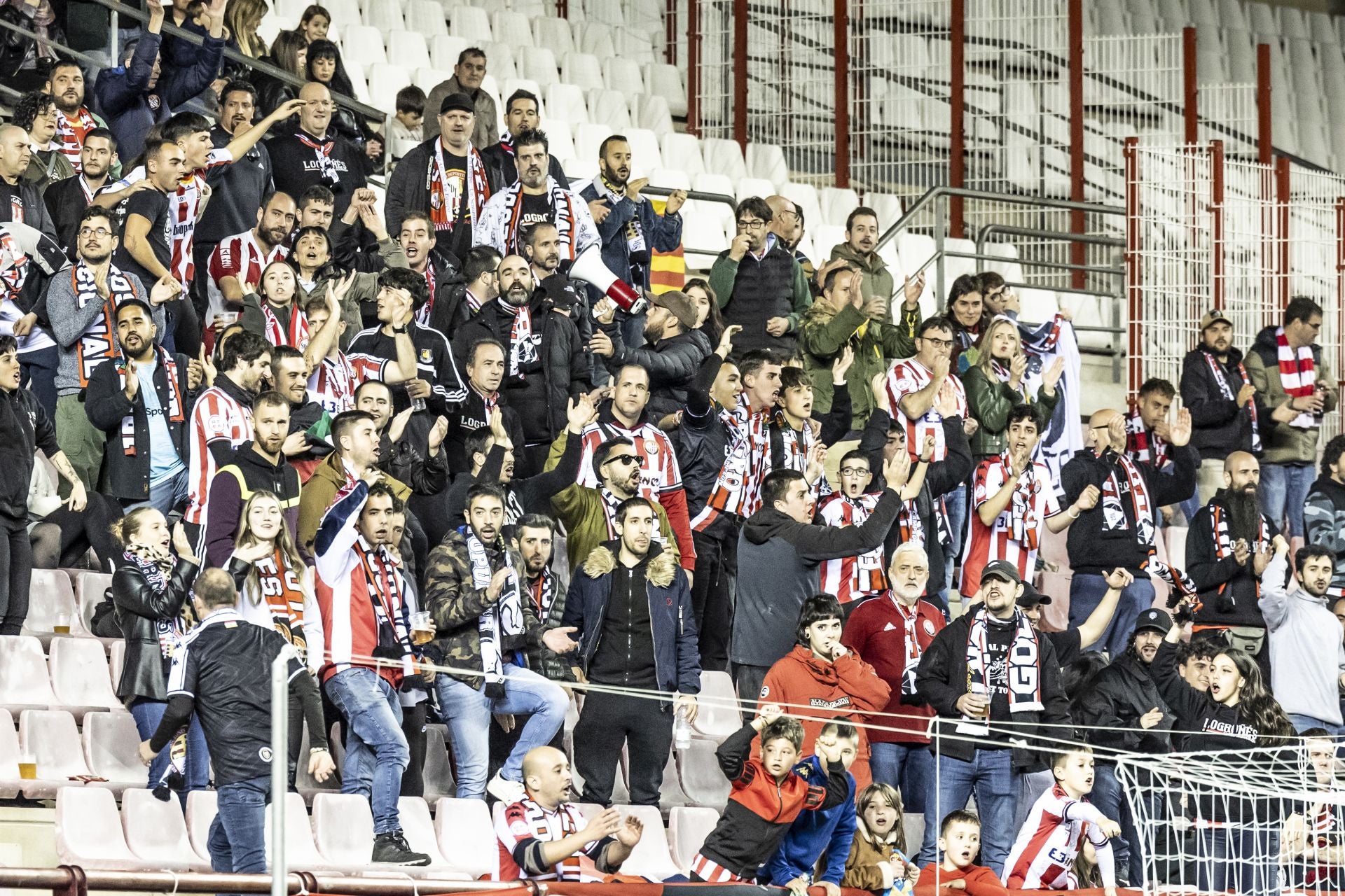 El partido SD Logroñés-UD Logroñés