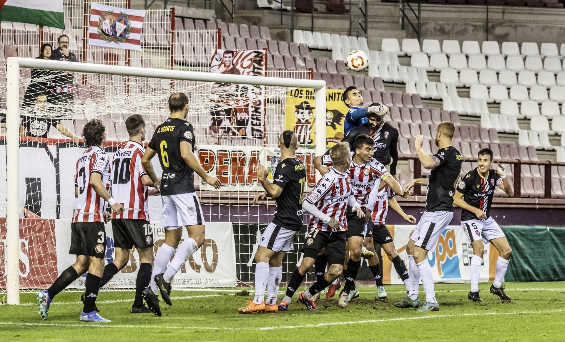 El partido SD Logroñés-UD Logroñés