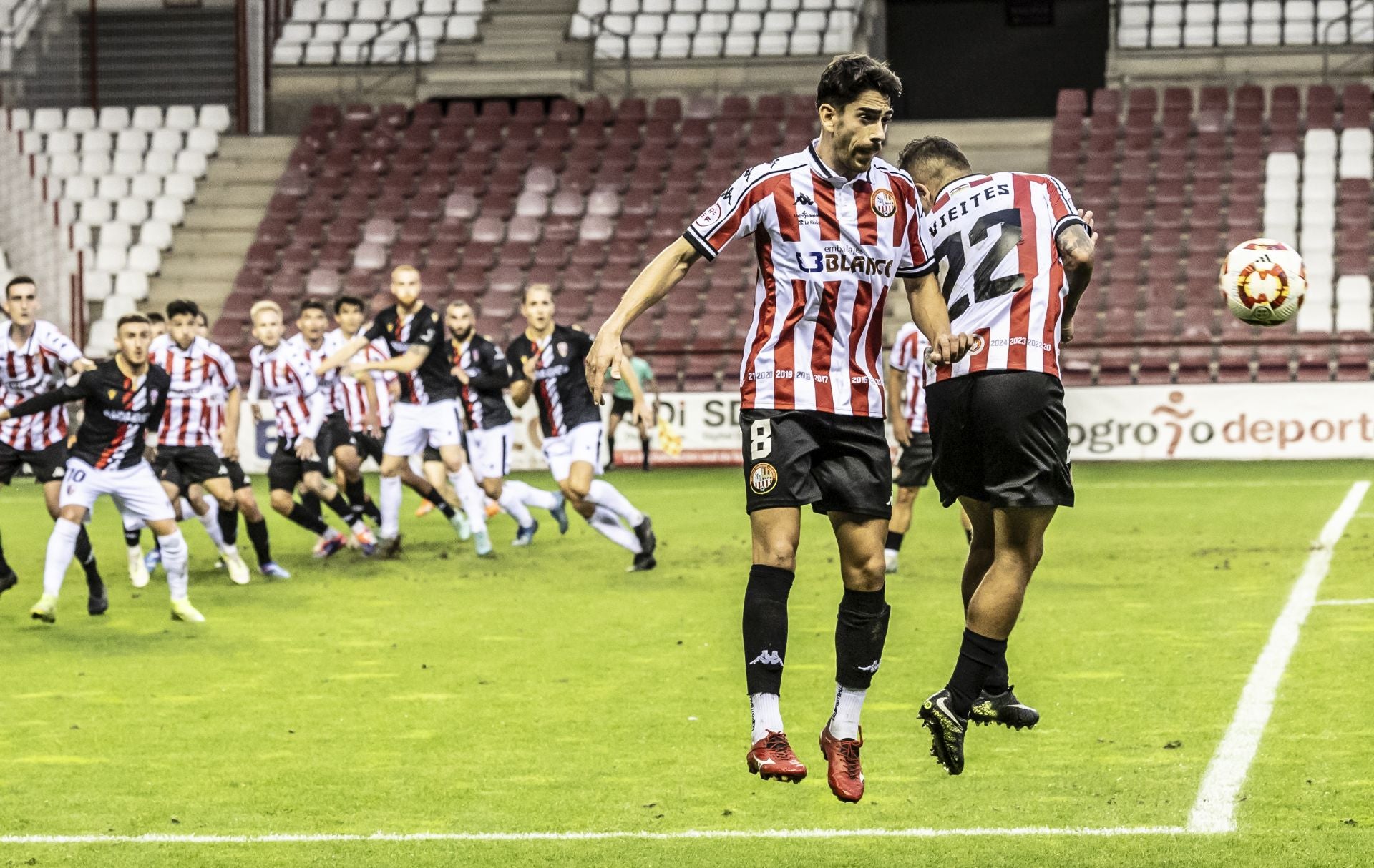 El partido SD Logroñés-UD Logroñés