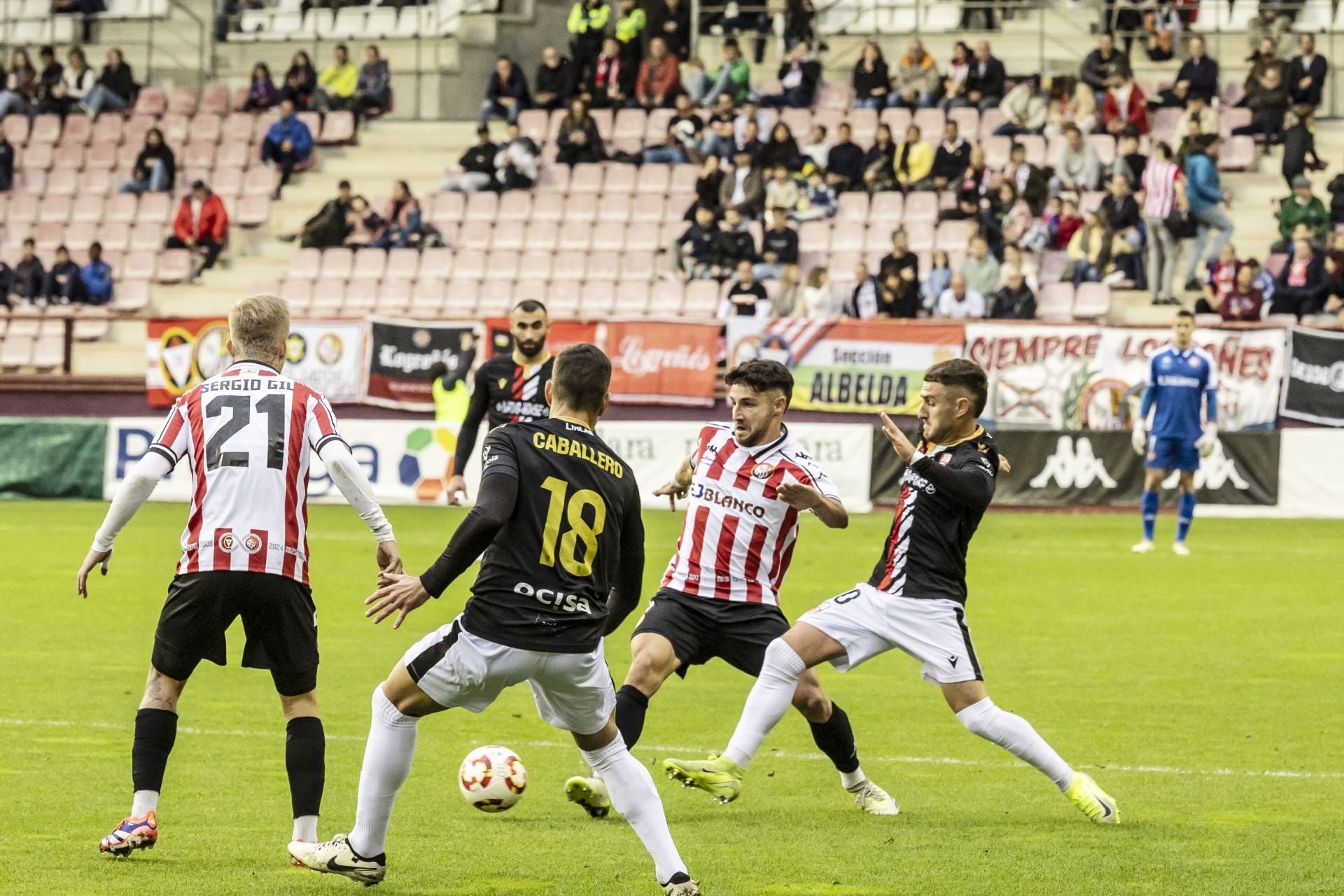 El partido SD Logroñés-UD Logroñés