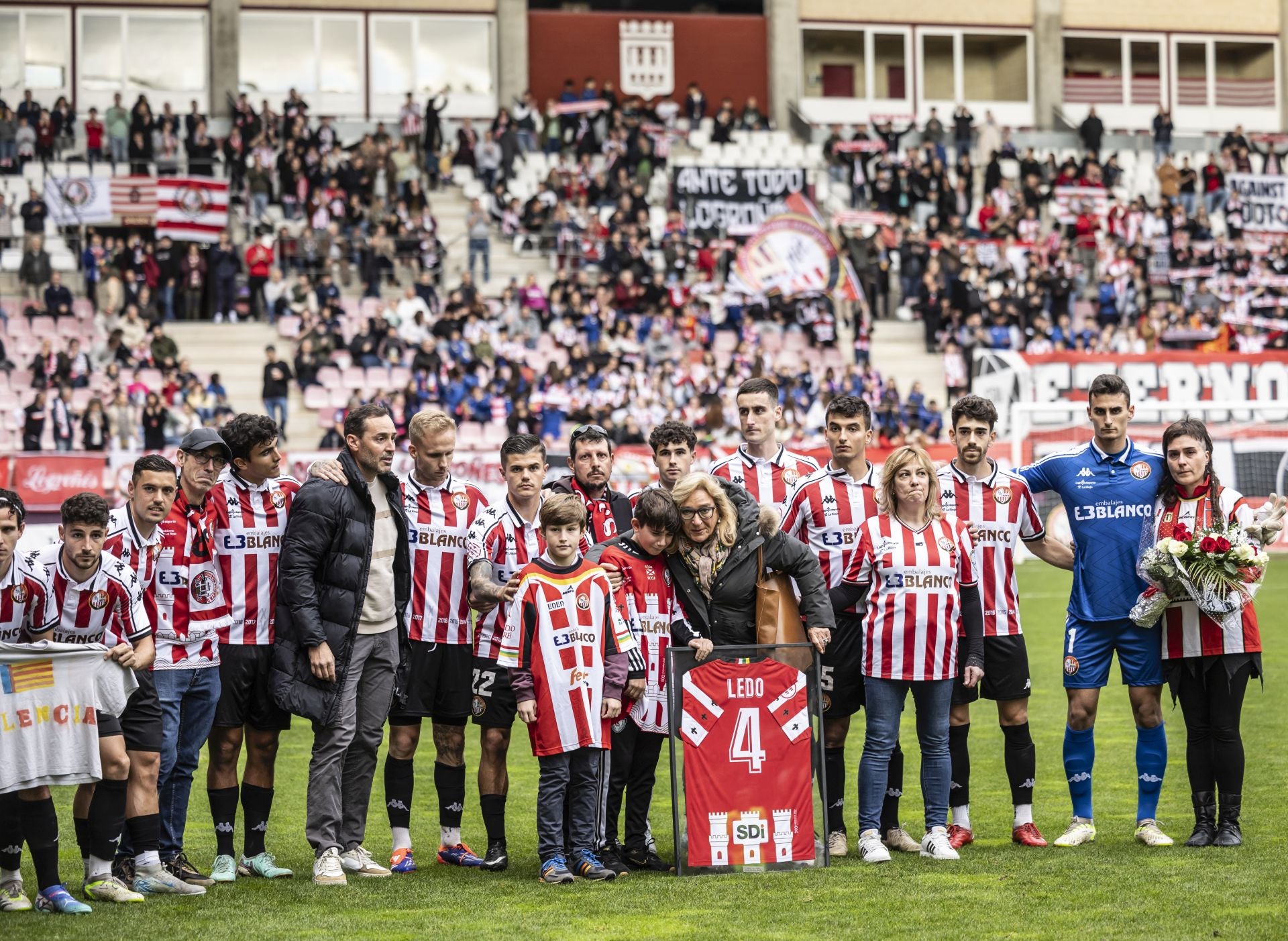 El partido SD Logroñés-UD Logroñés