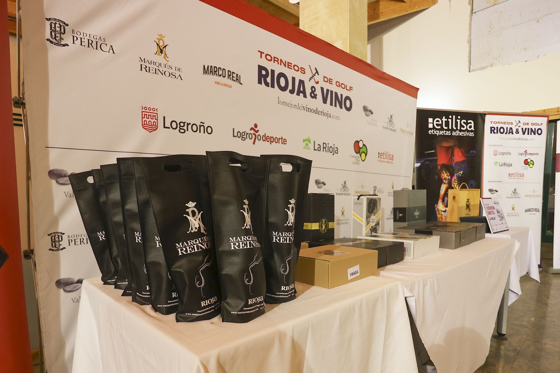 La entrega de premios del torneo Marqués de Reinosa