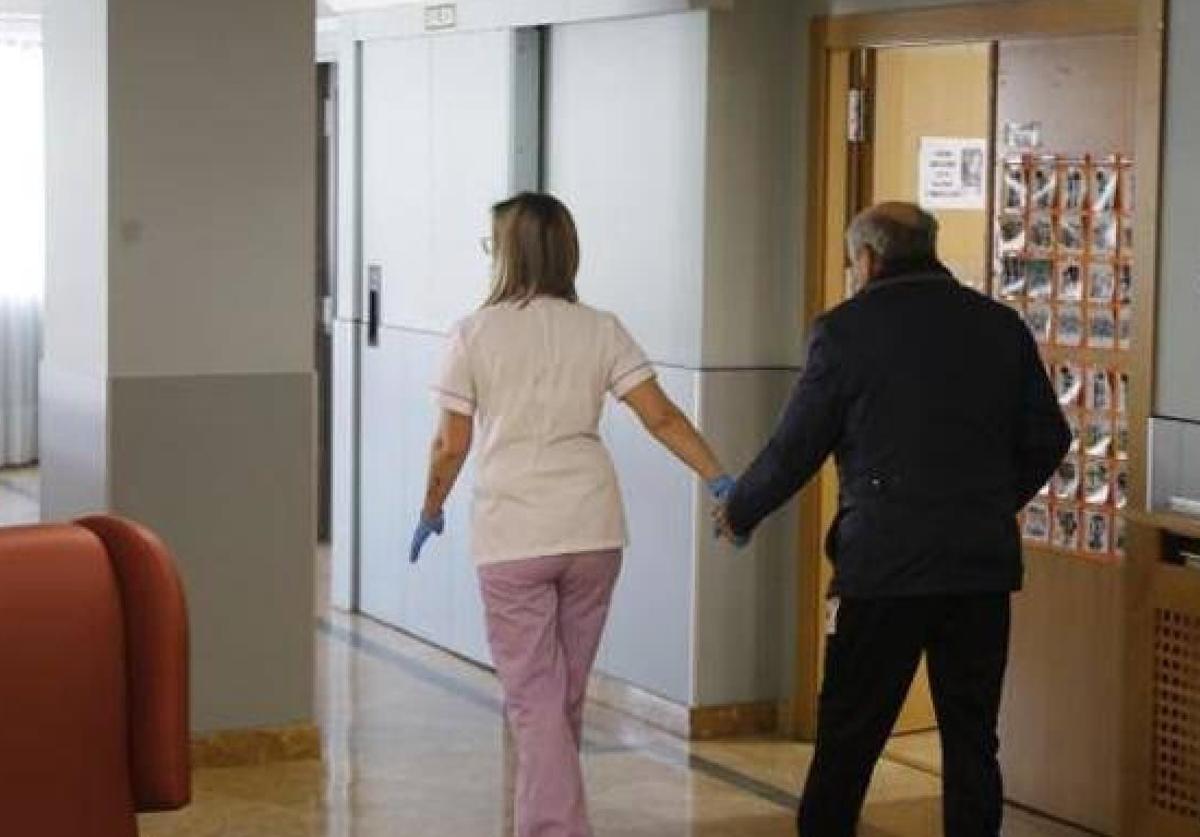 Los sindicatos riojanos ven «insuficiente» el personal nocturno en las residencias