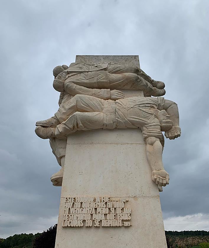 Imagen secundaria 2 - Dos hombres, decenas de manos
