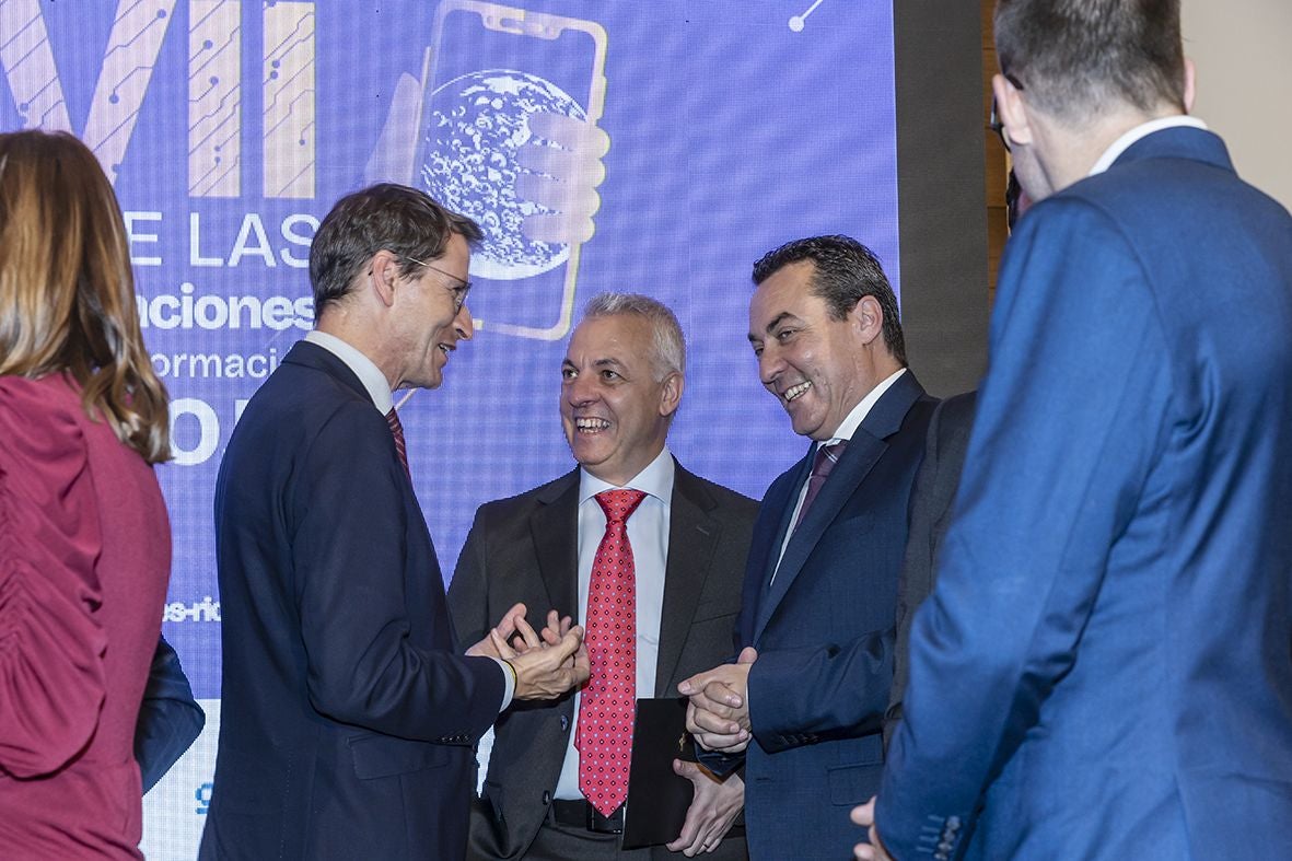 La Asociación de Ingenieros de Telecomunicaciones celebra su noche