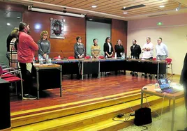 El pleno guardó un minuto de silencio por la DANA y fue el primero del nuevo secretario, Gonzalo Vázquez.