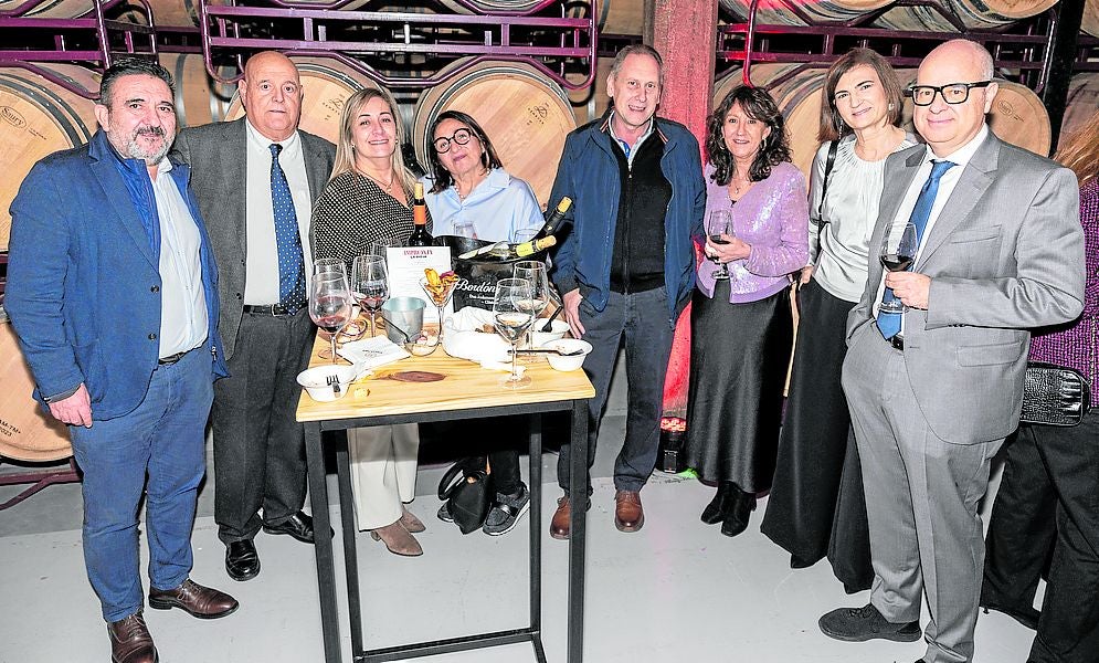 Chema Jodra, Carlos Ferrer, María José González, Carmen Muro, Norberto Ruiz, Maite Mayayo, Antonio Rodrigo y Estrella Pintado.
